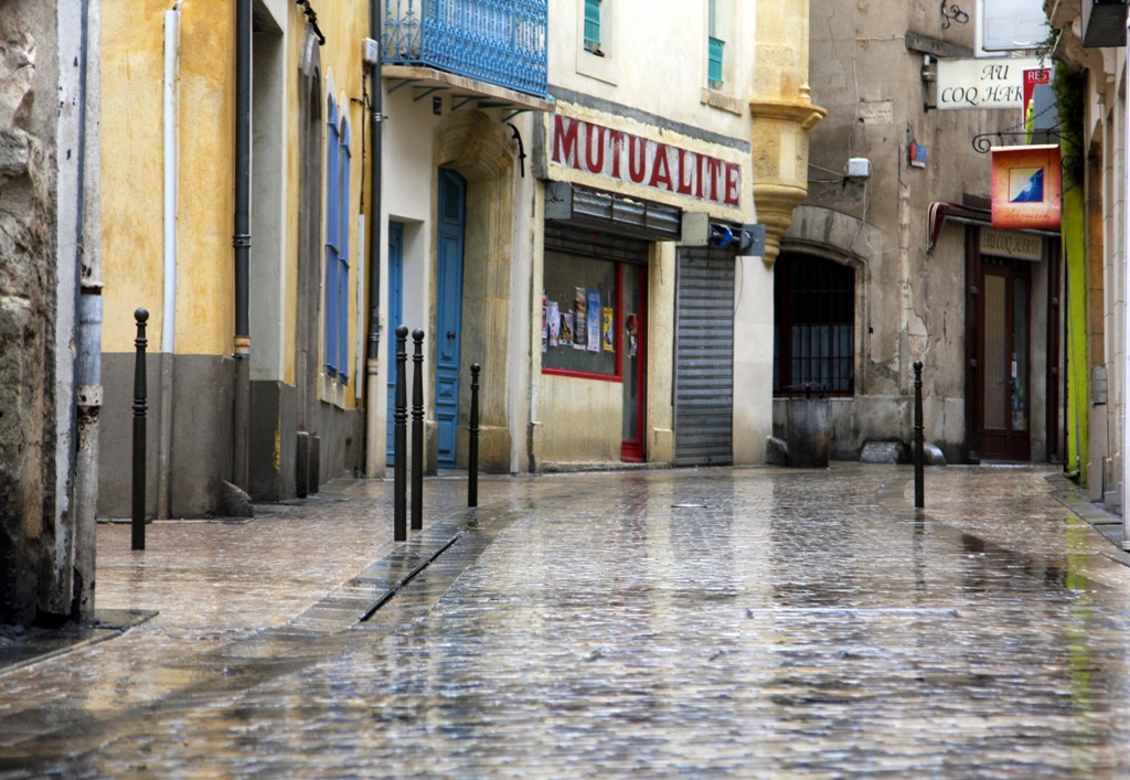 rain in streets of Narbonne France by Terrill Welch 2014_05_21 034